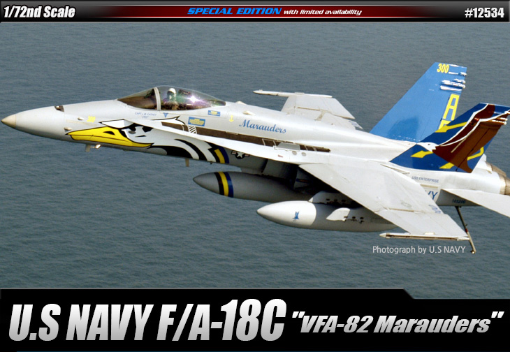AC12534 F/A-18C U.S NAVY VFA-82 1/72