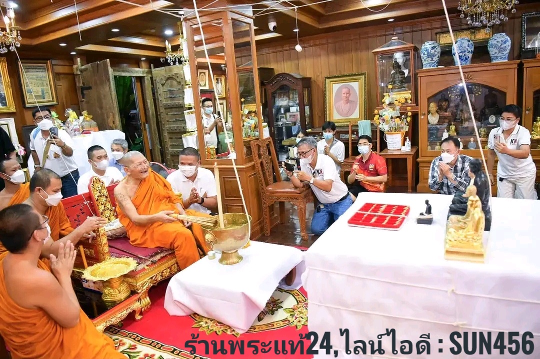 เหรียญเม็ดกระดุมจิ๋ว ชุด3 องค์ รุ่นปฏิสังขรณ์พระอุโบสถ วัดสัมพันธวงศ์ ปี2566 เนื้อทองทิพย์,ทองแดง,อัลปาก้า,ผสมชนวนเก่า บรรจุกล่องวัด+คาถาบูชา พระดีพิธีใหญ่ครับ