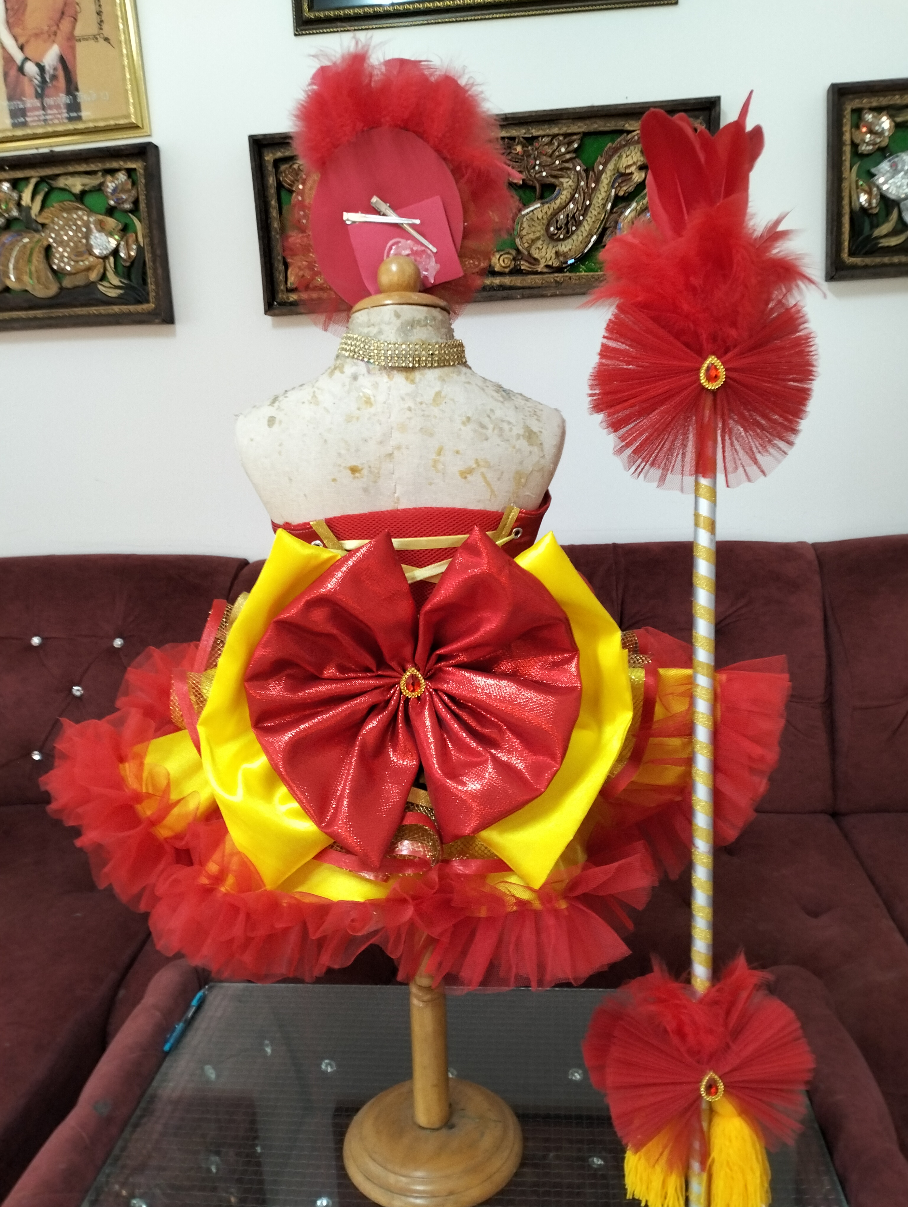 ชุดดรัมเมเยอร์สีแดงอนุบาลและประถม