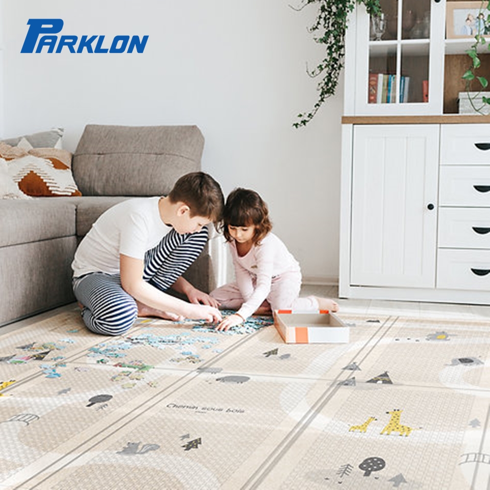แผ่นรองคลาน Parklon แบบพับได้ PE Folding Mat ลาย Rameng Beige ขนาด 140*200 หนา 1.0cm