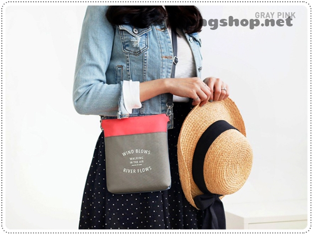Tripping Cross Bag กระเป๋าสะพายเฉียง
