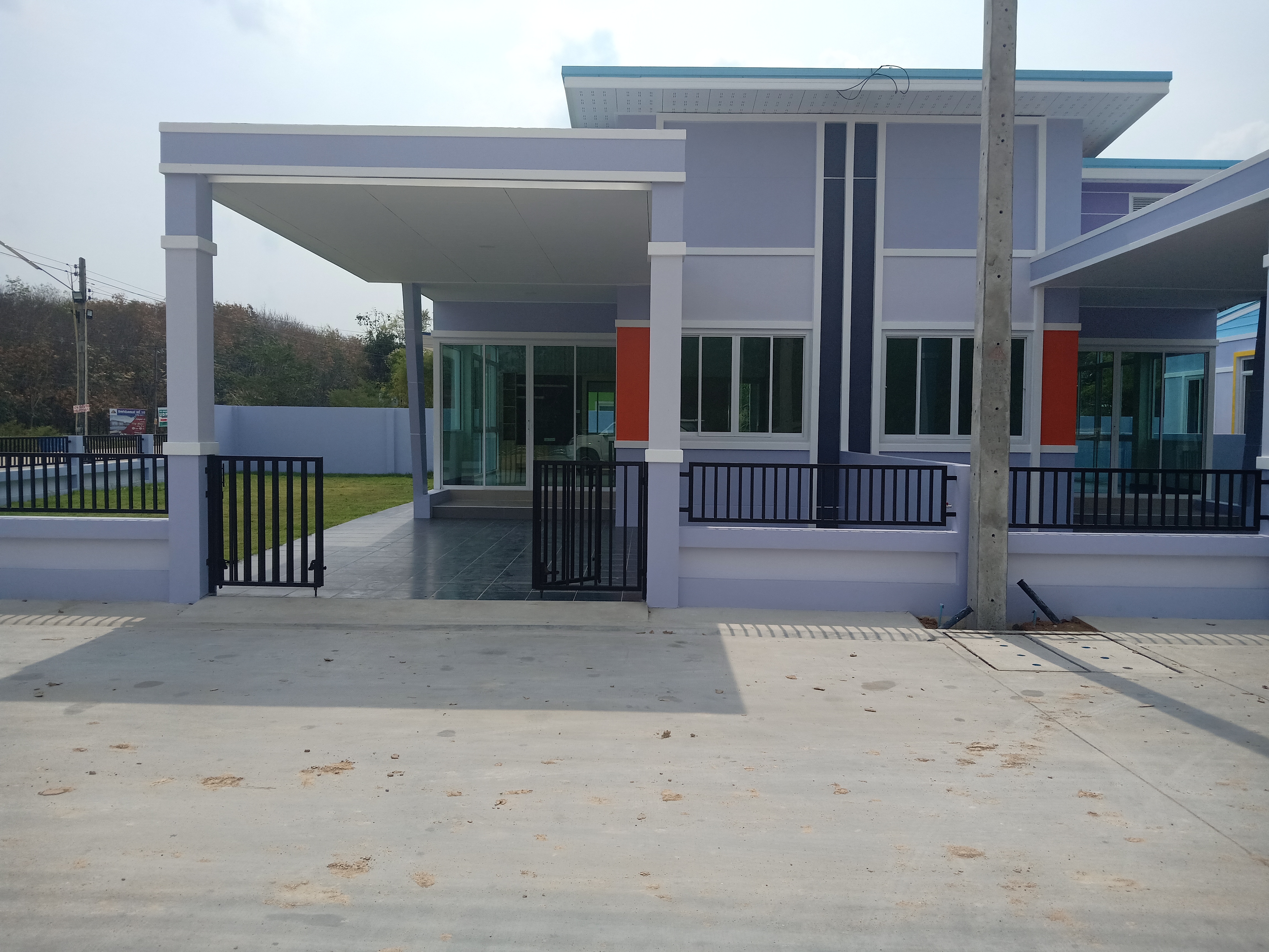 ขาย-บ้านเดียวชั้นเดียว โครงการทรัพย์มณี999 บรรยากาศวิวสวยและสวนยาง ซ.อารี1ต.แม่น้ำคู่อ.ปลวกแดงจ.ระยอง