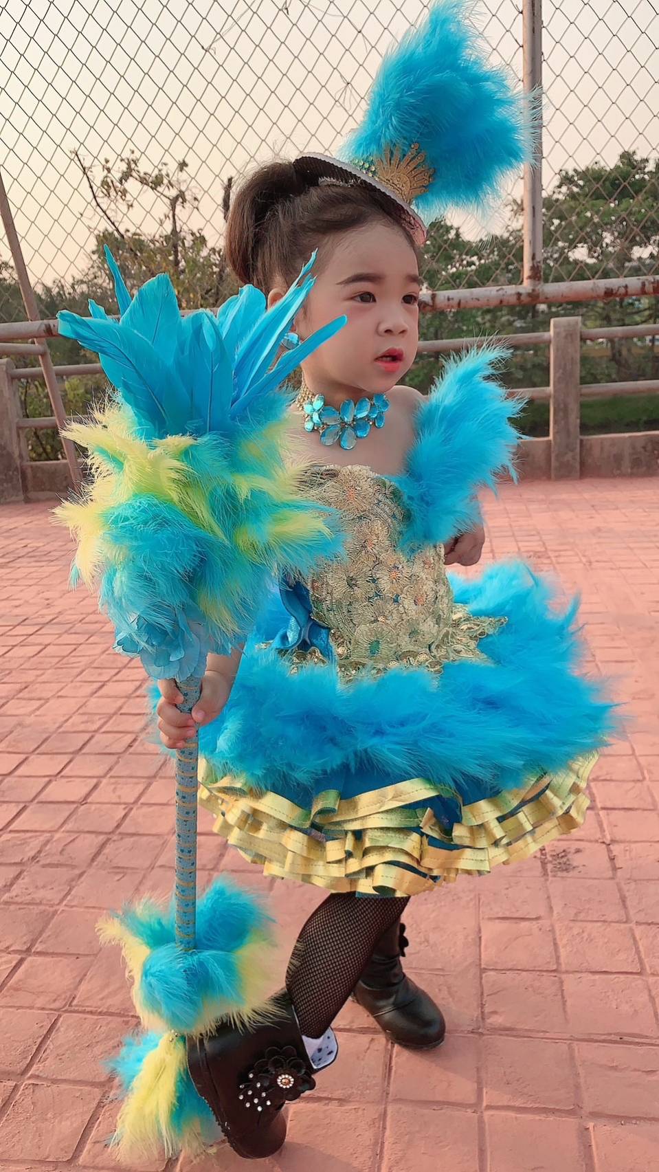 ชุดดรัมเมเยอร์สีฟ้าอนุบาลและประถม