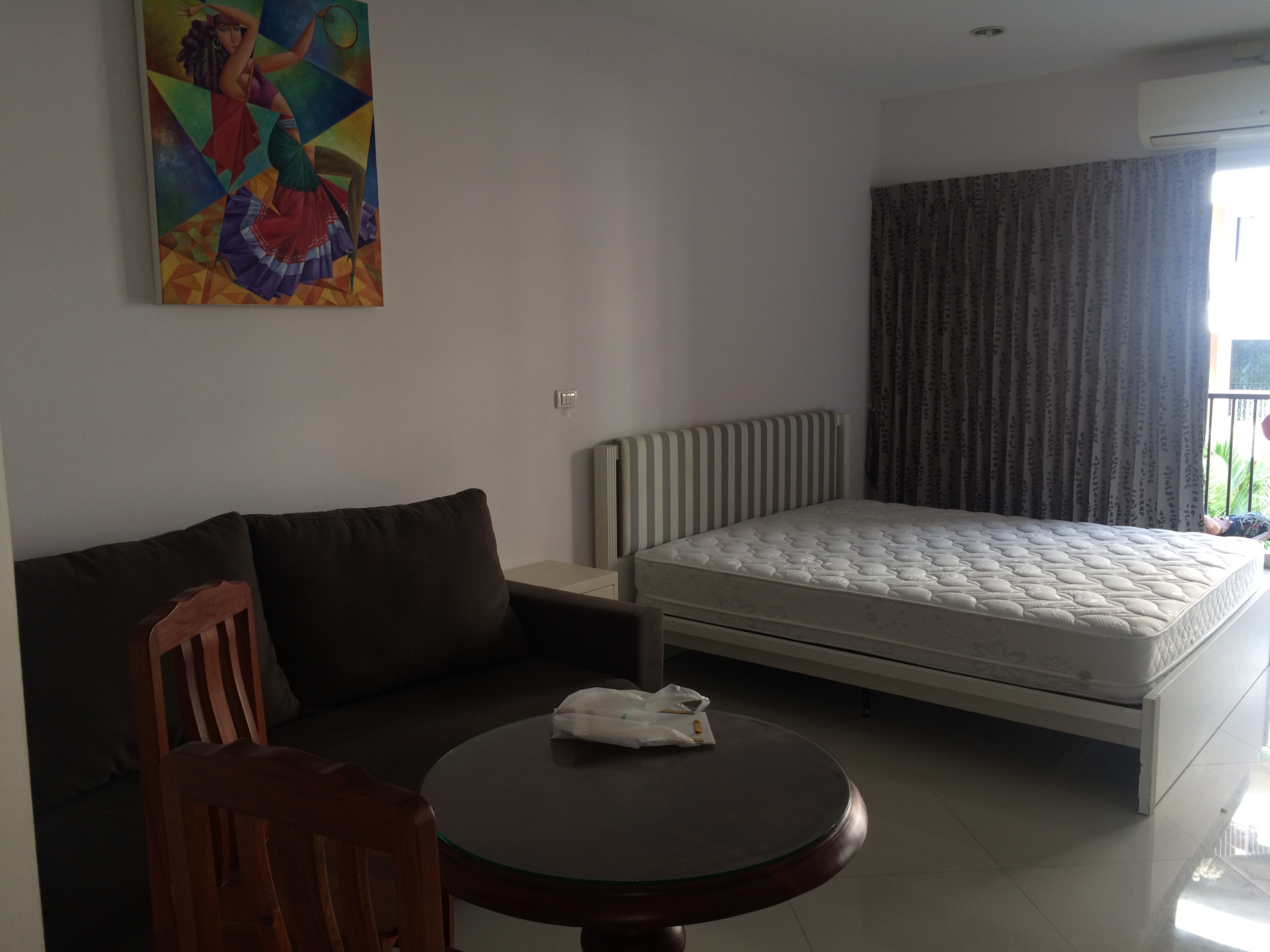 ขาย-เช่า คอนโดมิเนียมไดมอน สวิท1ห้อง พื้นที่60ตรม พัทยาใต้.