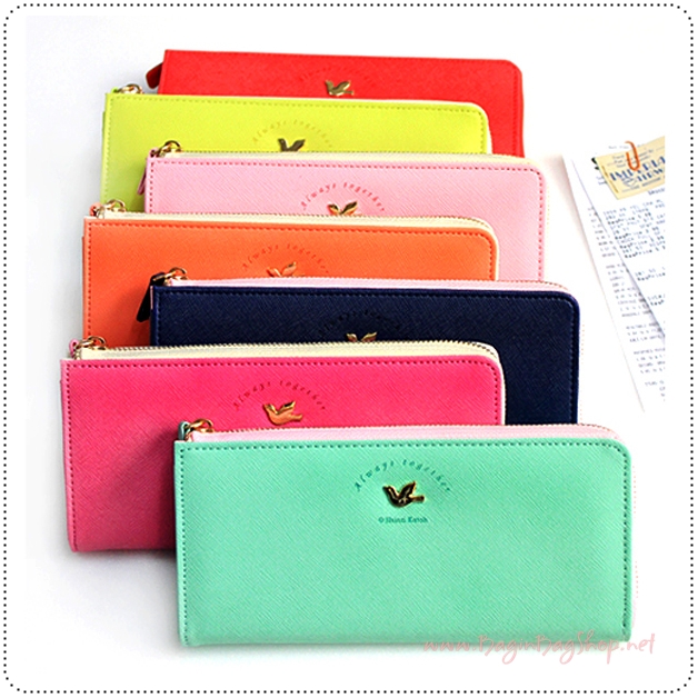 ลด 50% Line Zipper Wallet L