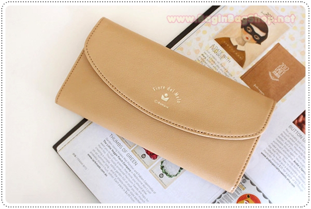 ลด 50% Fiore Del Melo Day Wallet