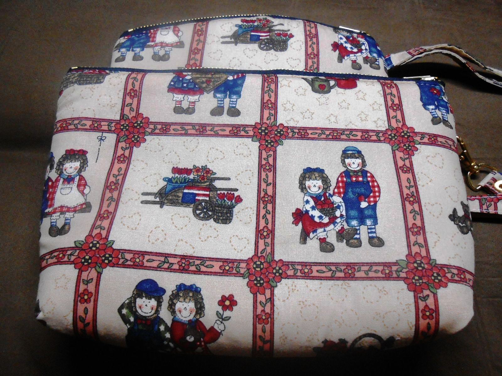 กระเป๋าลายคนคู่