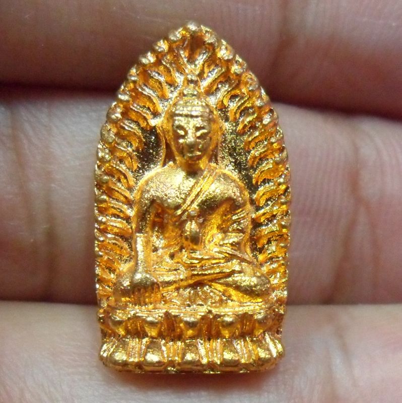 พระกริ่ง พิมพ์เจ้าสัวเล็ก วัดสุทัศน์ฯ ปี2555 เนื้อทองทิพย์ หลังยันต์ บรรจุซองพร้อมใบแนบจากวัดแท้ๆ
