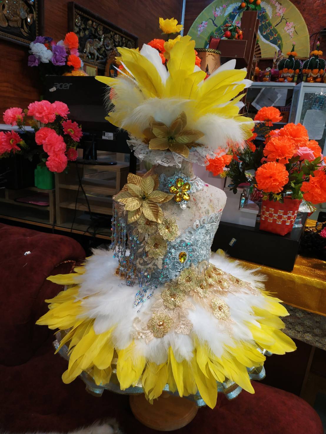 ชุดดรัมเมเยอร์เด็กอนุบาลและประถมสีเหลือง ราคานี้มี หัว สร้อย ต่างหู