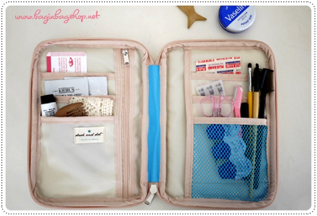 Daisy Multi Pouch ไว้ใส่พาสปอร์ตหรือใส่เอกสารต่างๆ