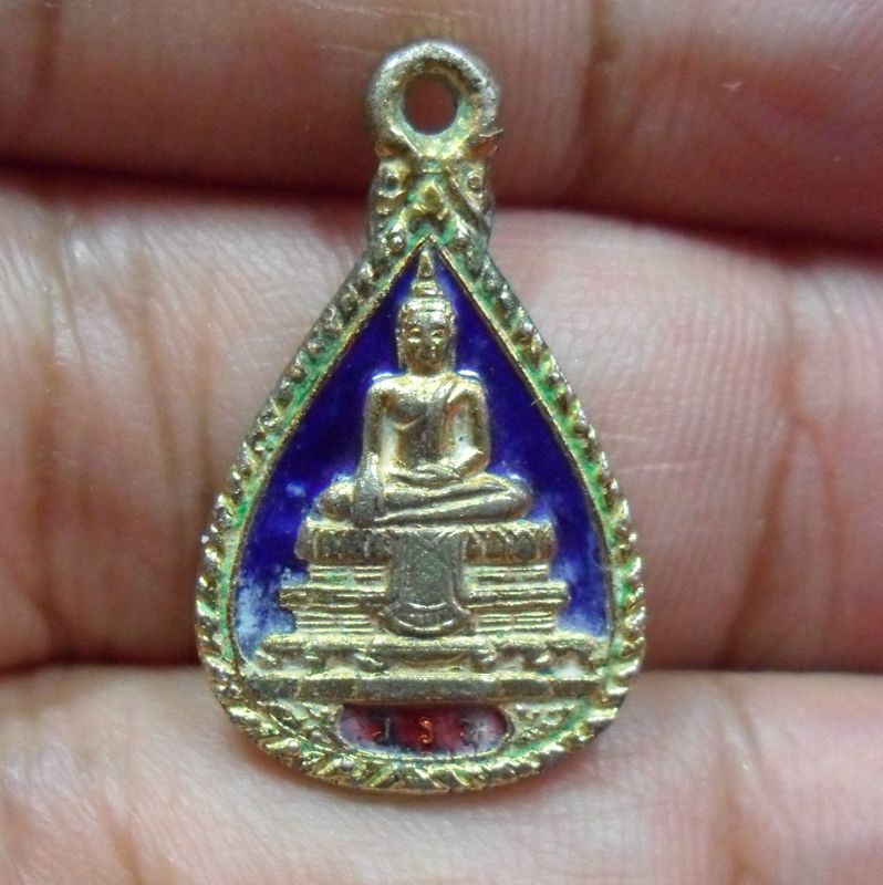 เหรียญหลวงพ่อวัดไร่ขิง หลัง สธ. เนื้อกะหลัยทองลงยา2สี น้ำเงิน,แดง, ปี2523 พิมพ์เล็ก