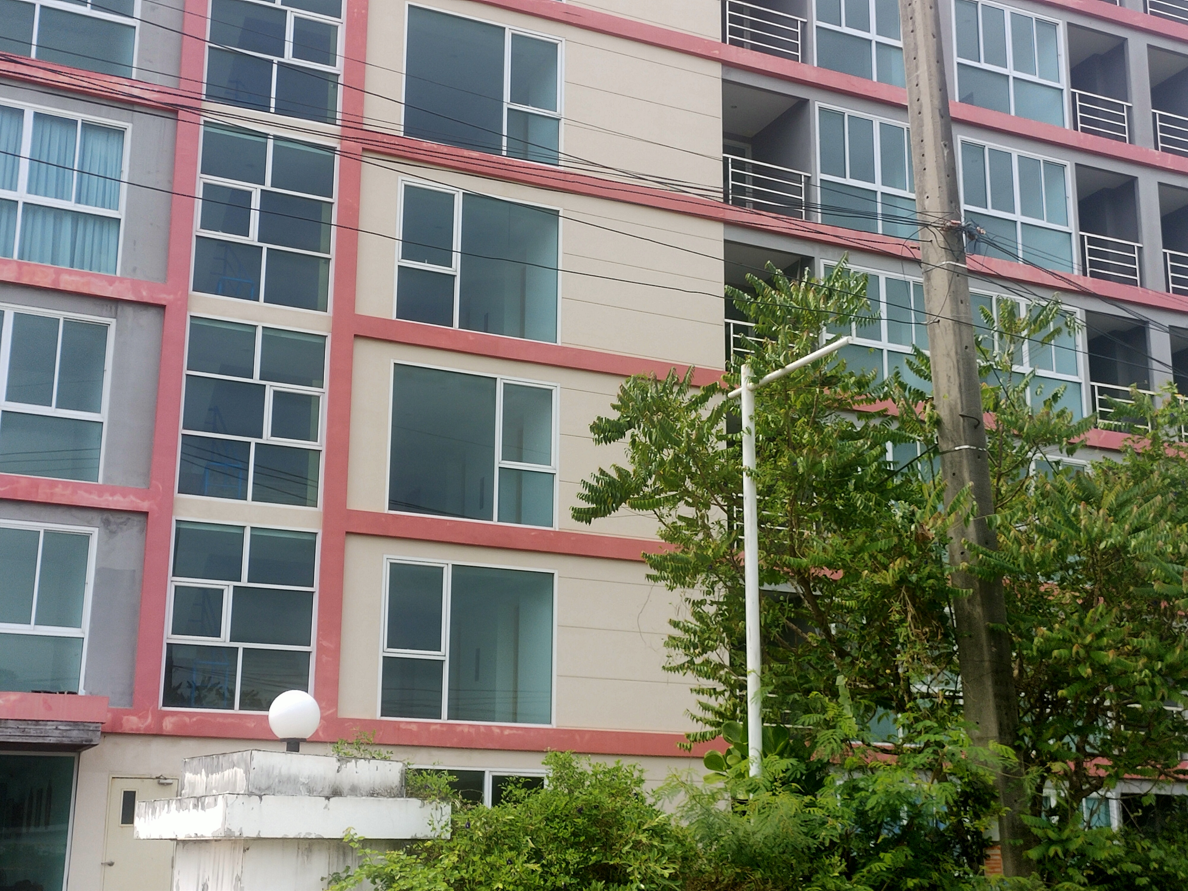 ขาย-ยกโครงการคอนโดสร้างใหม่ 8 ชั้น จำนวน 221 ห้อง ต.จอมเทียน อ.สัตหีบ จ.ชลบุรี