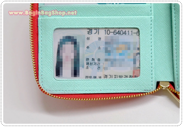 ลด 50% Crown Zipper Wallet