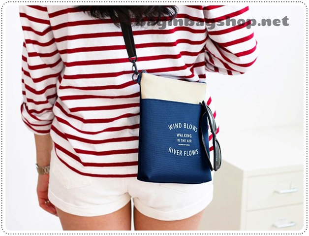 Tripping Cross Bag กระเป๋าสะพายเฉียง