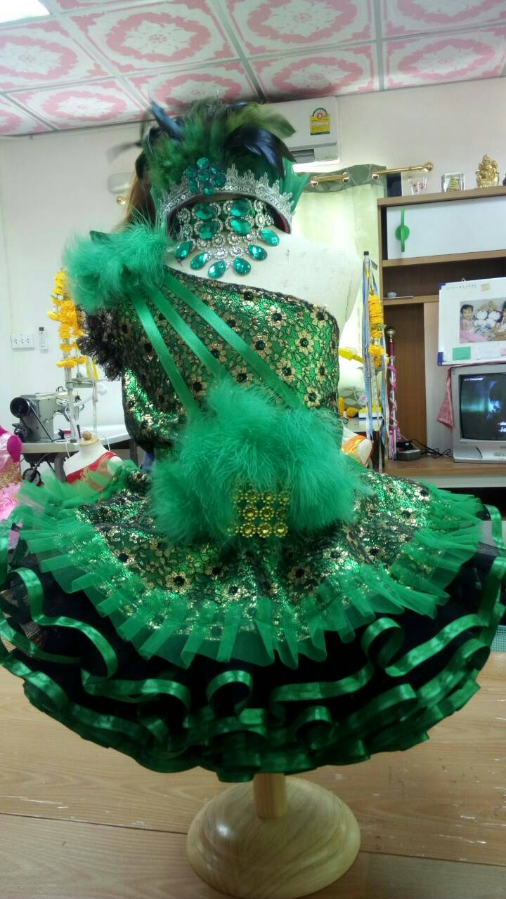 ชุดดรัมเมเยอร์สีเขียวดำอนุบาลและประถม