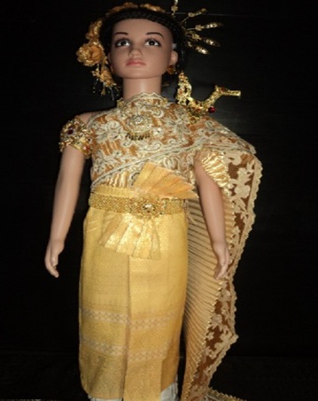 ชุดไทยสไบอัดพีทสีทองลายฉลุสีงาช้าง ราคานี้ไม่รวมเครื่องประดับ