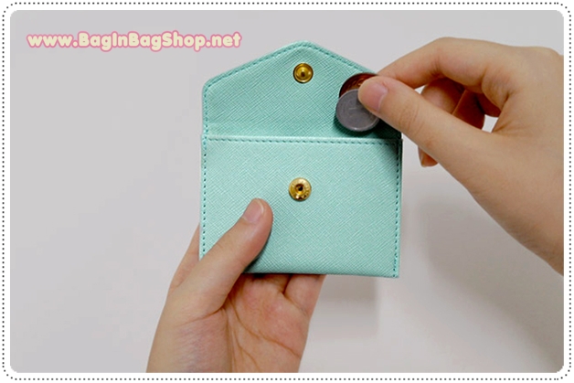 ลด 50% Crown Zipper Wallet