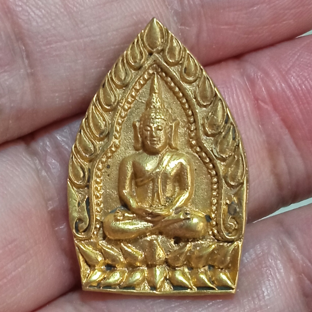 หลวงปู่บุดดา ถาวโร วัดกลางชูศรีเจริญสุข เหรียญเจ้าสัว100ปี เนื้อทองเหลือง พิธีเสาร์5 ปี2536 รหัส624