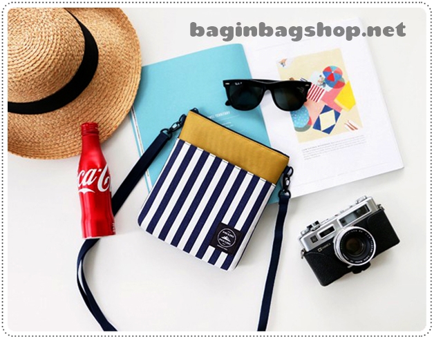 Tripping Cross Bag กระเป๋าสะพายเฉียง