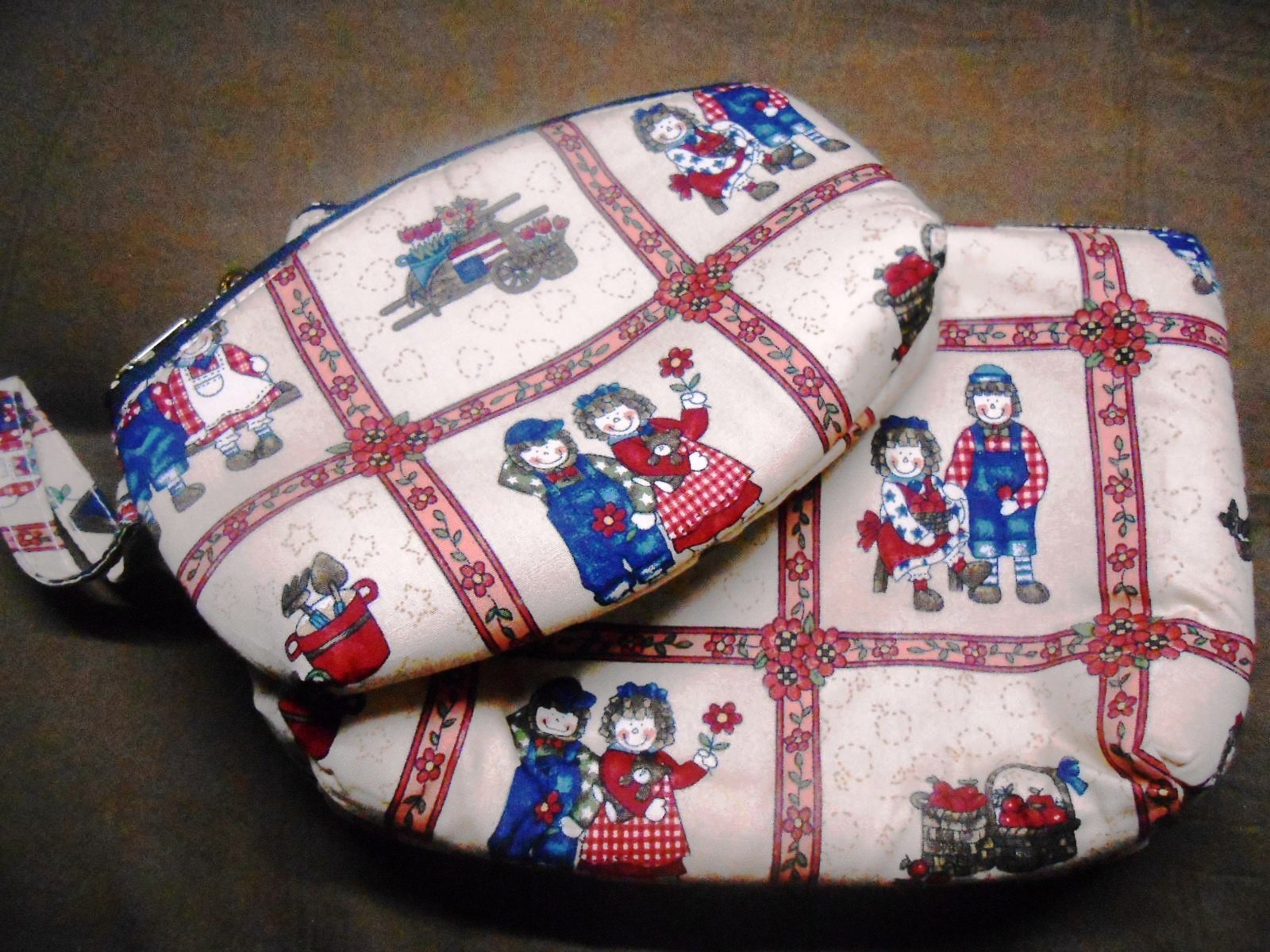 กระเป๋าลายคนคู่