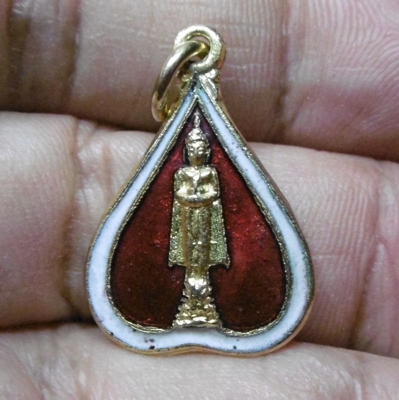 เหรียญหลวงพ่อวัดบ้านแหลม พิมพ์ใบโพธิ์เล็กกะไหล่ทองลงยา2สี ขาว+แดง ปี2525 จ.สมุทรสงคราม