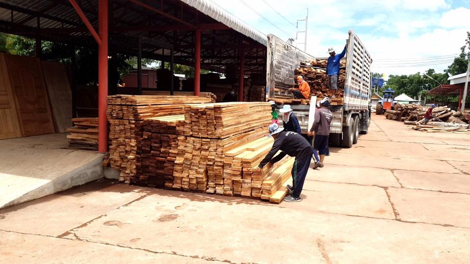 ( รหัส B3.รบ 60 ) ศาลาไม้สักสีขาว พิงหลังสัปรด / ขนาด 2.00X2.00X3.00 เมตร