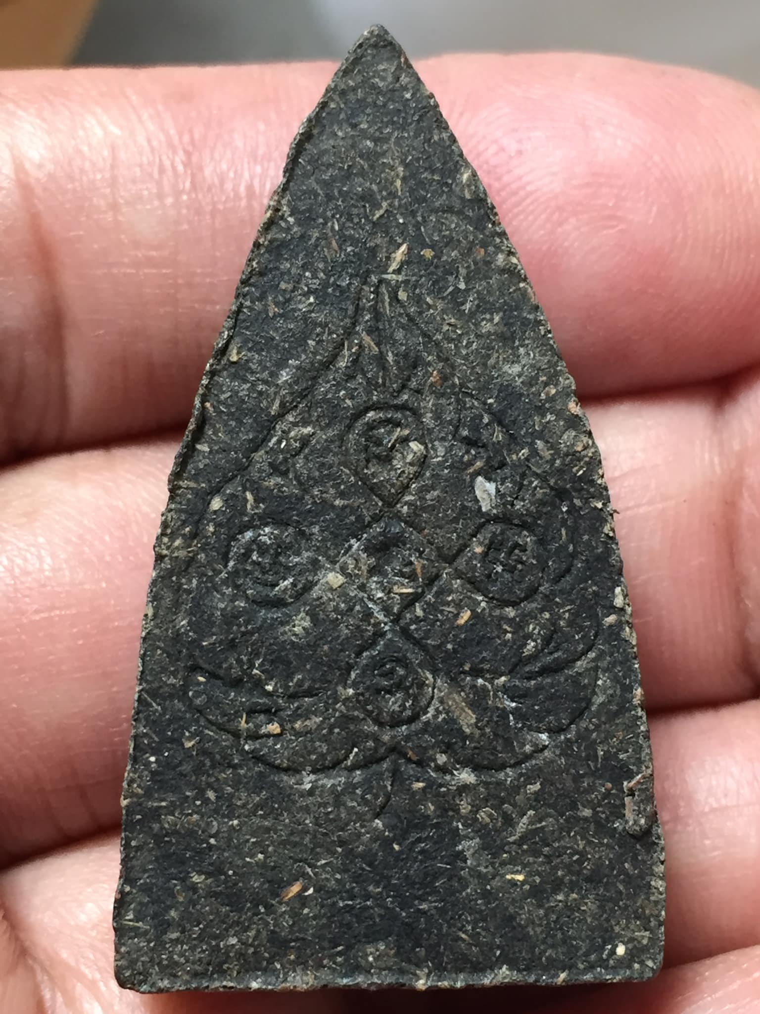 พระเนื้อว่าน ฝังตะกรุด อาจารย์เอียดดำ หรือหลวงพ่อเอียดดำ วัดศาลาไพ