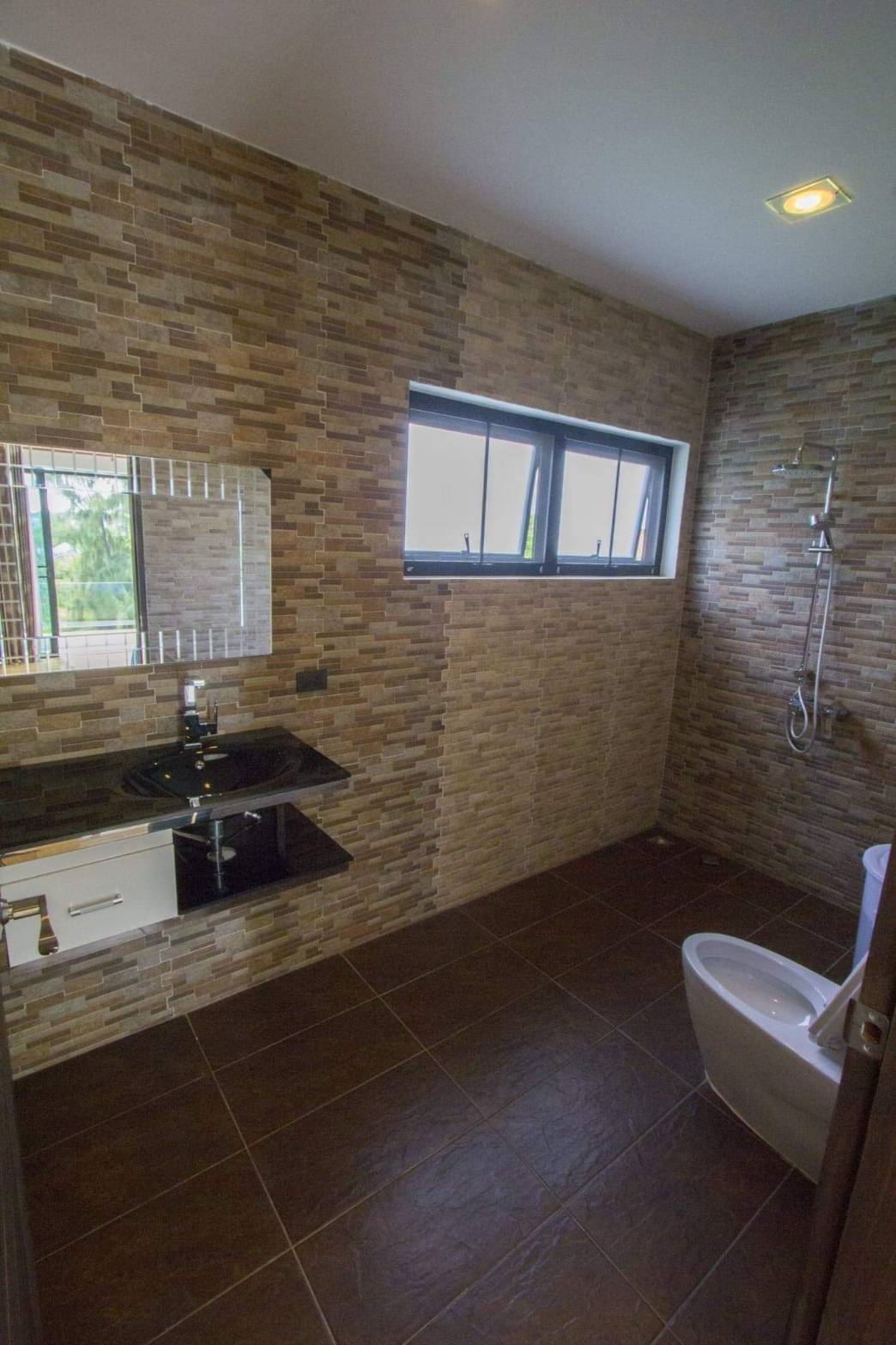 ขาย-บ้านเดี่ยว 2 ชั้น ซอยหัวหิน122ถ.คอนกรีตถึงบ้าน เป็นบ้านสร้างเองไม่มีส่วนกลาง กึ่งคฤหาสใหญ่ อยู่ริมเขา มองเห็นวิวทะเล อ.หัวหิน จ.ประจวบคีรีขันธ์