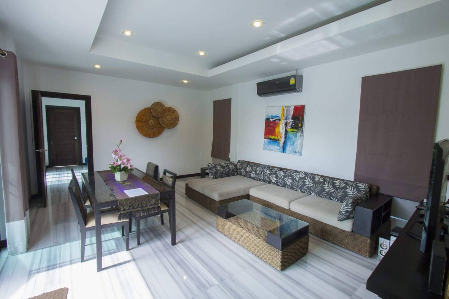 ขาย-บ้านเดี่ยว 2 ชั้น ซอยหัวหิน122ถ.คอนกรีตถึงบ้าน เป็นบ้านสร้างเองไม่มีส่วนกลาง กึ่งคฤหาสใหญ่ อยู่ริมเขา มองเห็นวิวทะเล อ.หัวหิน จ.ประจวบคีรีขันธ์