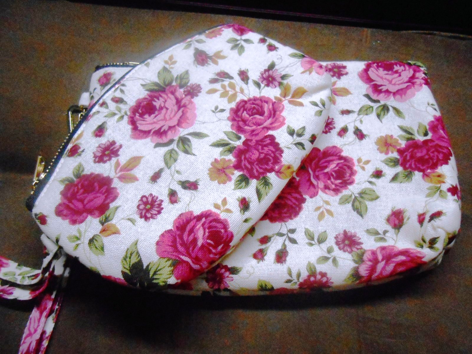 กระเป๋าลายดอกไม้สีชมพู