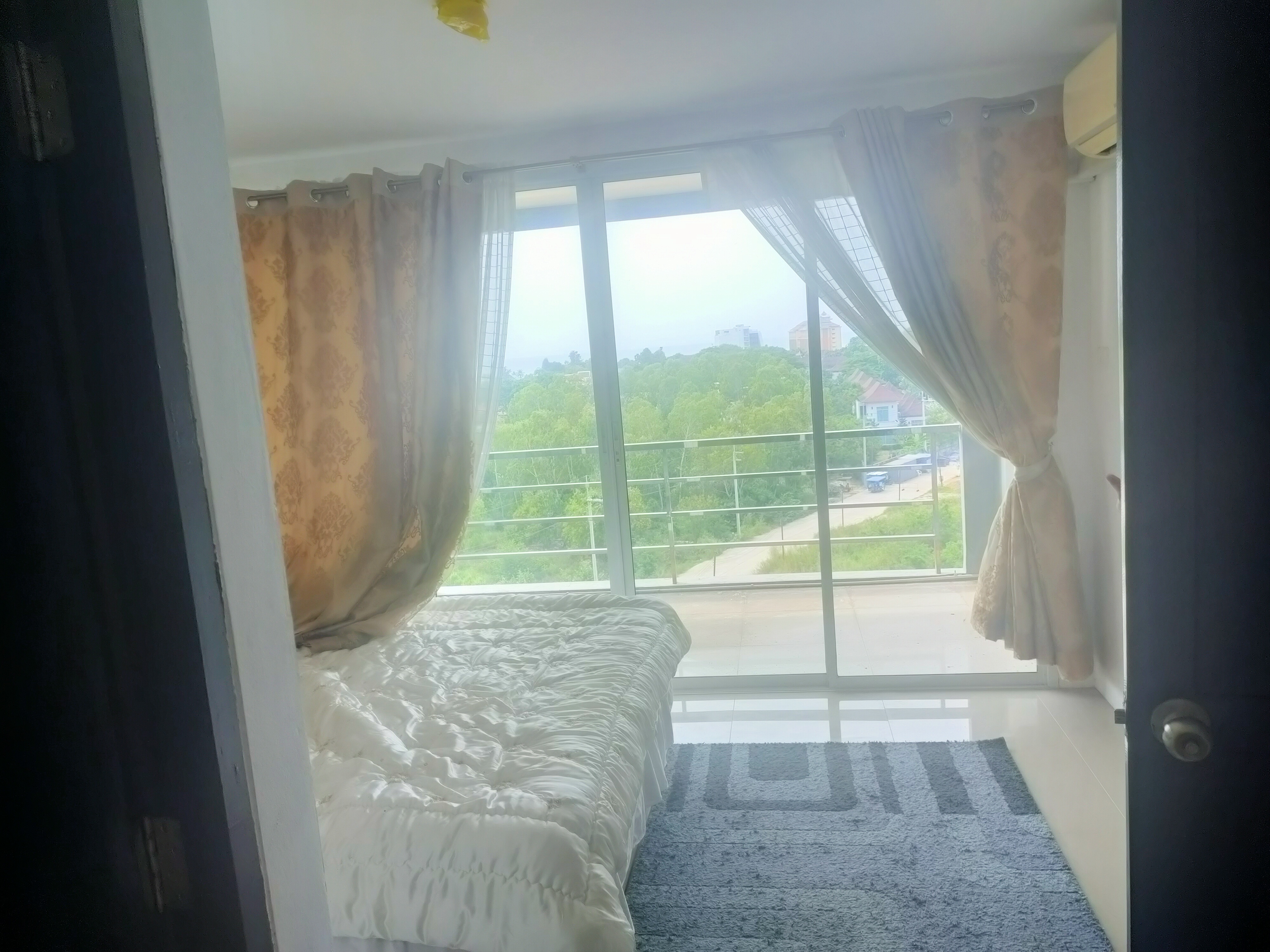 ขาย-ยกโครงการคอนโดสร้างใหม่ 8 ชั้น จำนวน 221 ห้อง ต.จอมเทียน อ.สัตหีบ จ.ชลบุรี