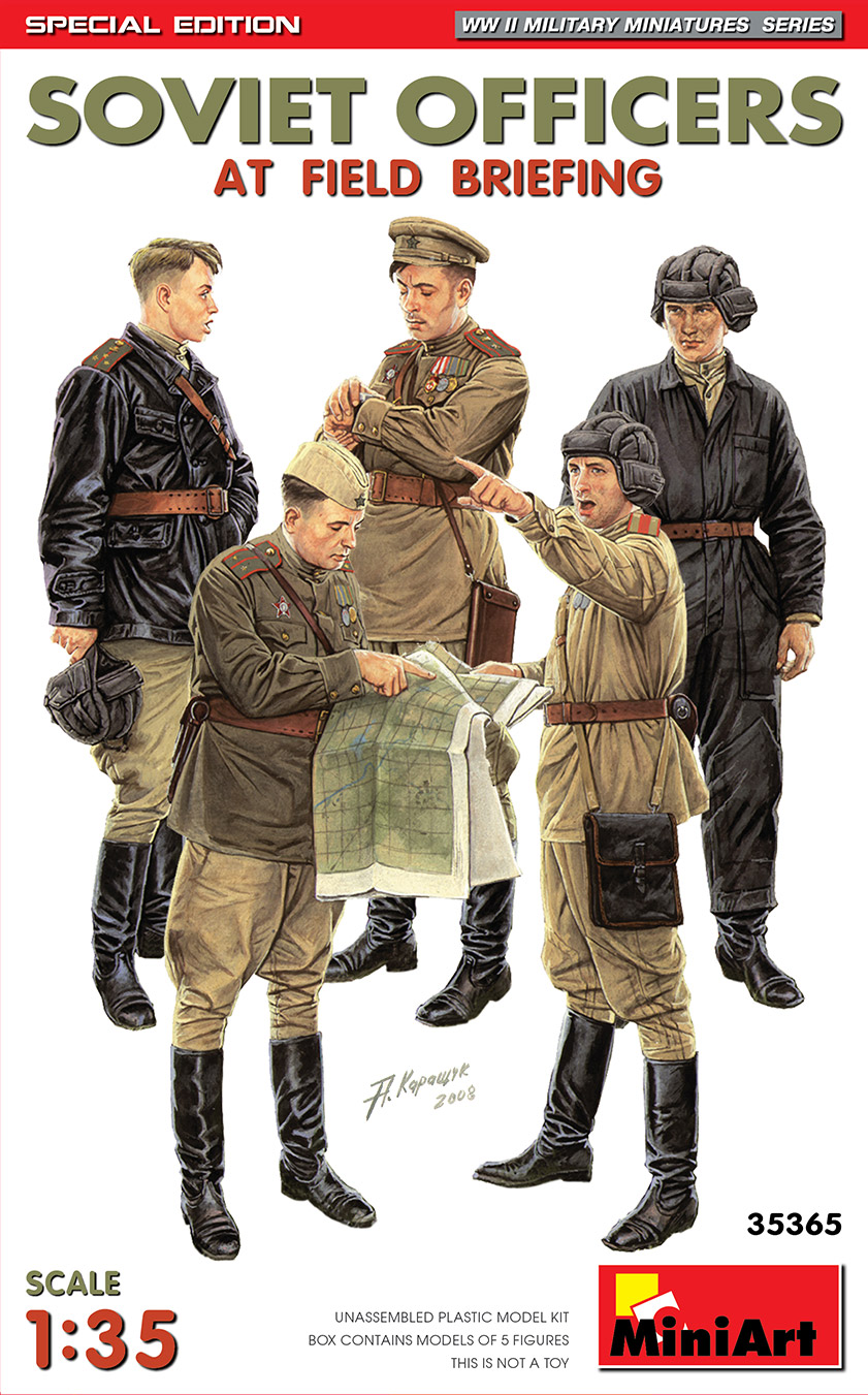 MI35365 SOVIET OFFICERS AT FIELD BRIEFING. SPECIAL EDITION 1/35