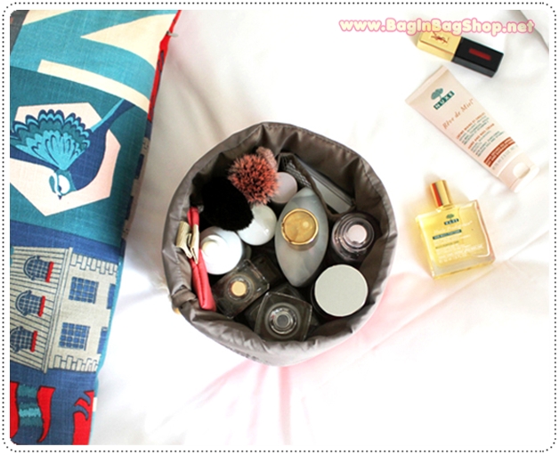Travel Dresser Pouch กระเป๋าเครื่องสำอางค์ขนาดจัมโบ้