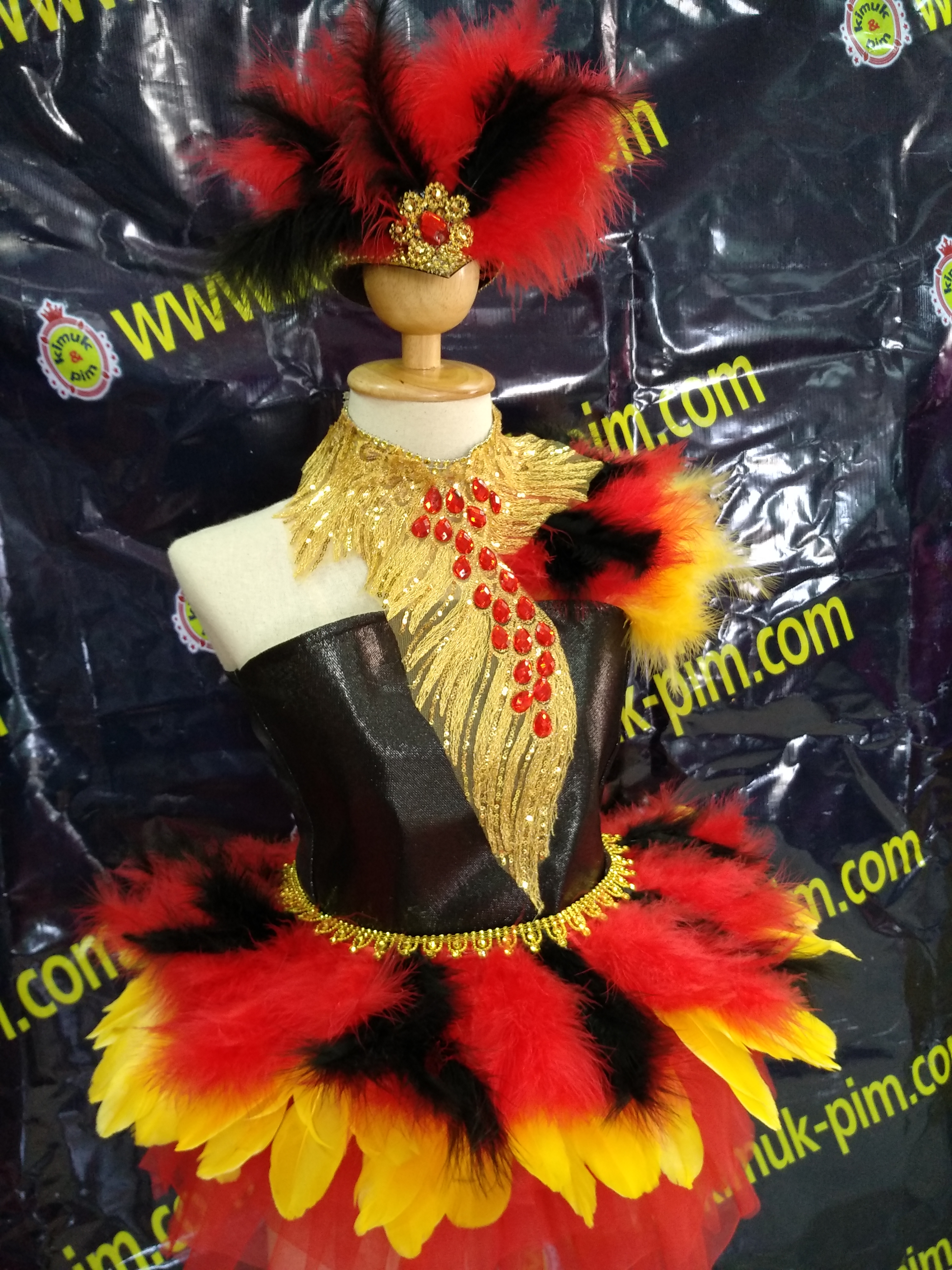 ชุดดรัมเมเยอร์สีแดงอนุบาลและประถม