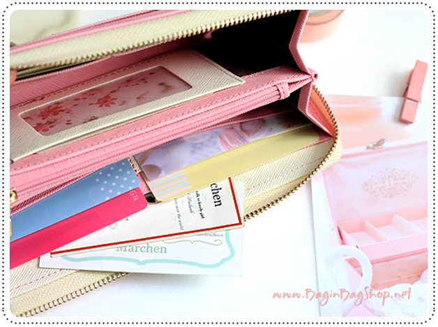 ลด 50% Line Zipper Wallet L