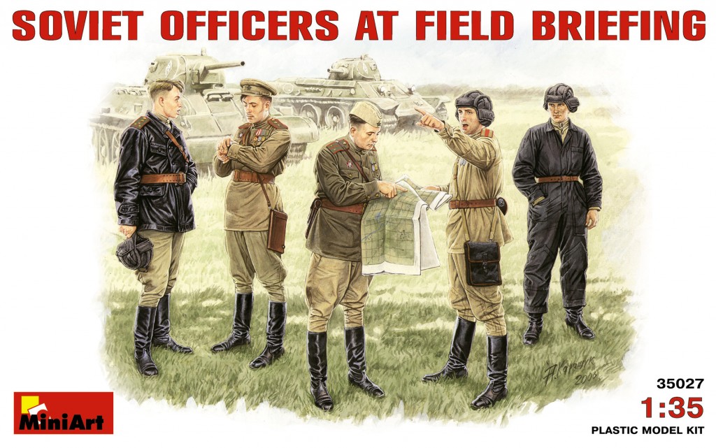 MI35027 SOVIET OFFICERS AT FIELD BRIEFING 1/35