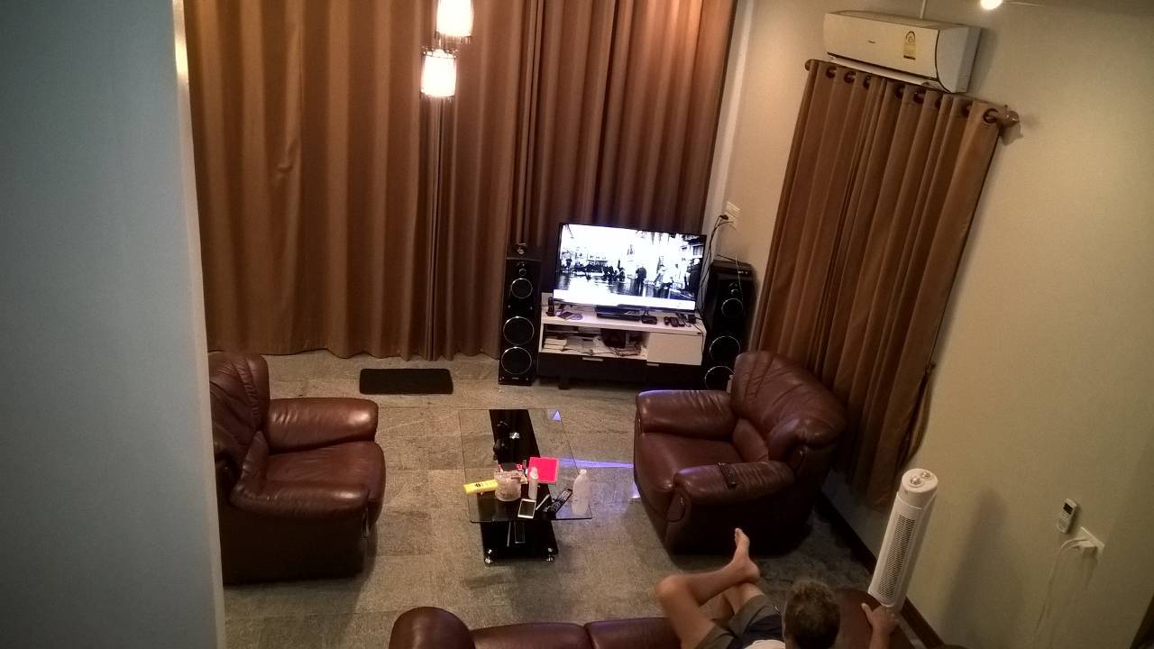 ขายบ้านพร้อมที่ดิน 1 ไร่ 2 งาน 3 ห้องนอน 3 ห้องน้ำ มีแอร์ น้ำอุ่นครบทุกห้อง มีกล้องวงจรปิด 4 ตัว ห่างจากบิ๊กซีขับรถ ประมาณ 5นาที่ถึง อยู่ อ.ตระการพืชผล ถ.อาเซี่ยนเส้น 2050 ไปเข็มราฐ ข้ามลาว เวียดนาม จีน ได้เลย ที่จะอยู่บนเนินสูงวิวสวย บ้านสร้างได้ 1 ปีครึ