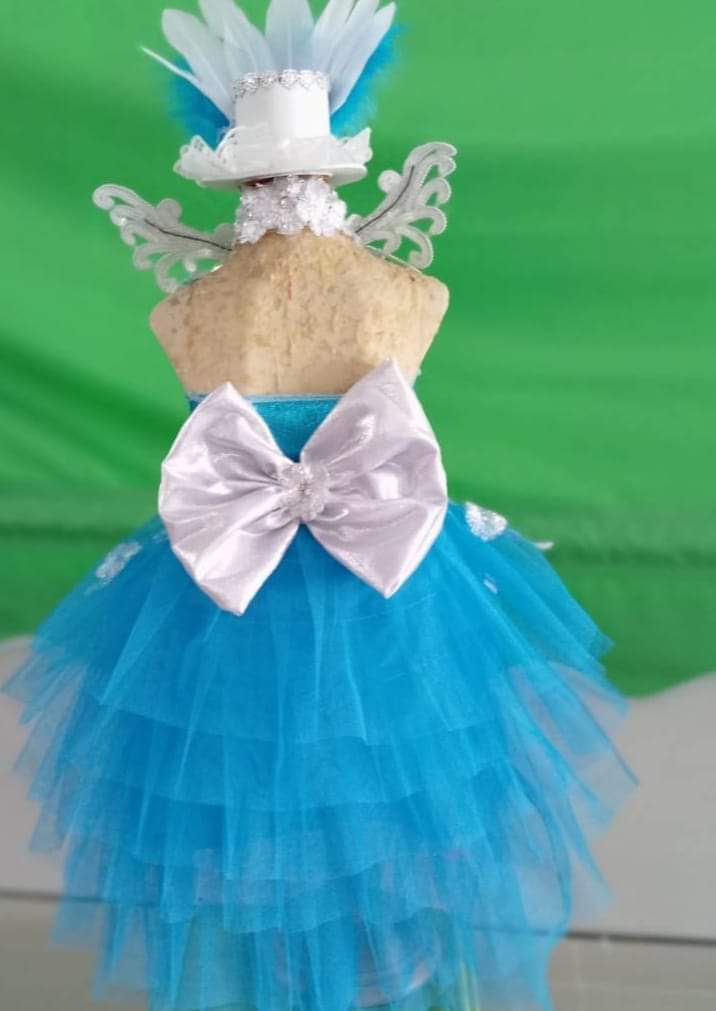 ชุดดรัมเมเยอร์สีฟ้าอนุบาลและประถม