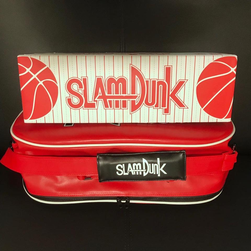 รวมชุด "Box set Slam Dunk New Perfect Edition 20 เล่มจบ+กระเป๋า Shohoku Sport Bag 1 ใบ+โป้สเตอร์ 1 แผ่น+สมุดภาพสแลมดังค์ Plus / Slam Dunk Illustrations Book 2 (ฉบับแปลภาษาไทย)+โป้สการ์ด 1 ใบ" ~Takehiko Inoue~