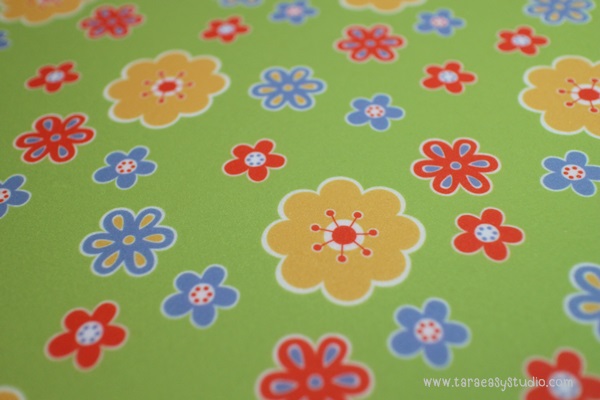 Felt : ลายดอกไม้ มี 3 สี เหลือง เขียว ชมพู size 2mm ขนาด 40x30 cm/ชิ้น (พร้อมส่ง)