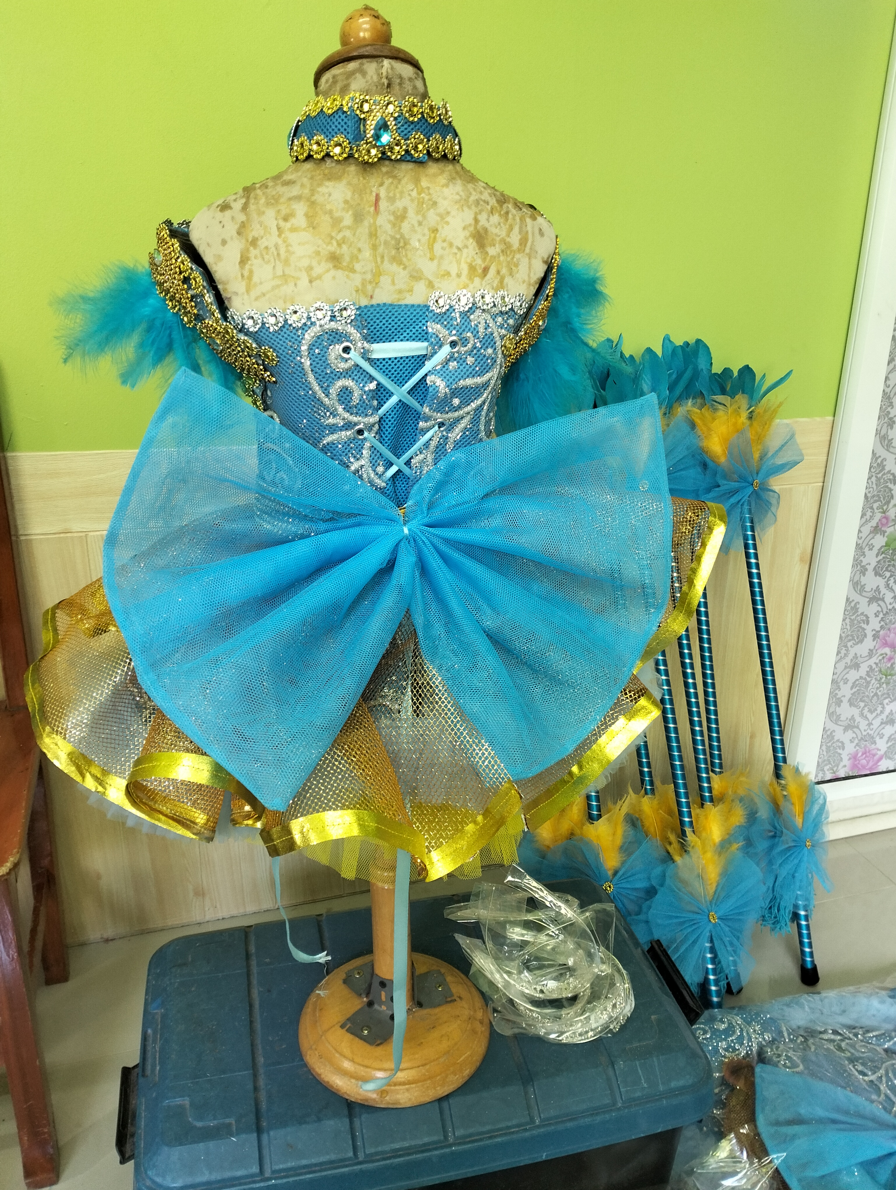 ชุดดรัมเมเยอร์สีฟ้าอนุบาลและประถม