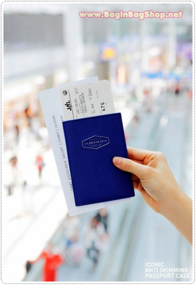 Iconic Anti Skimming Passport Case