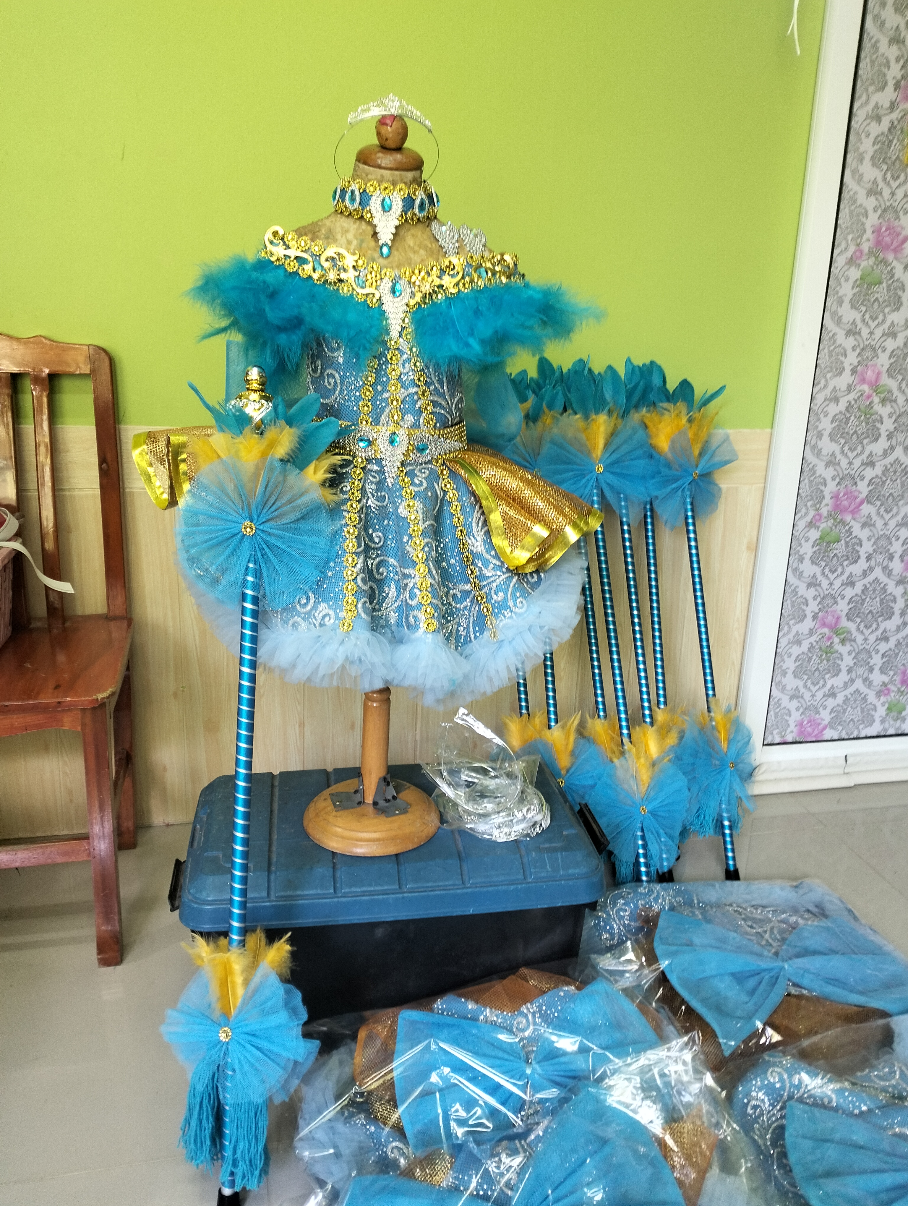 ชุดดรัมเมเยอร์สีฟ้าอนุบาลและประถม