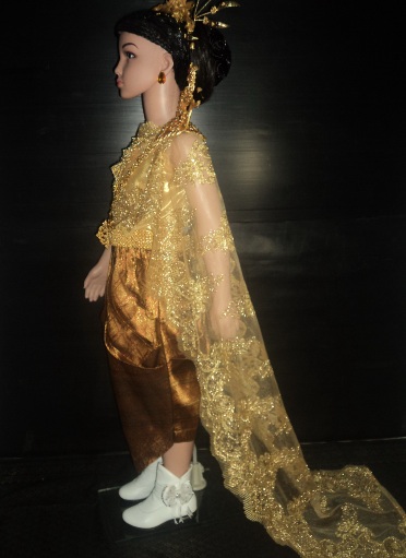 ชุดไทยโจงกระเบนสีน้ำตาลทองเงาประกาย ราคานี้ไม่รวมเครื่องประดับ