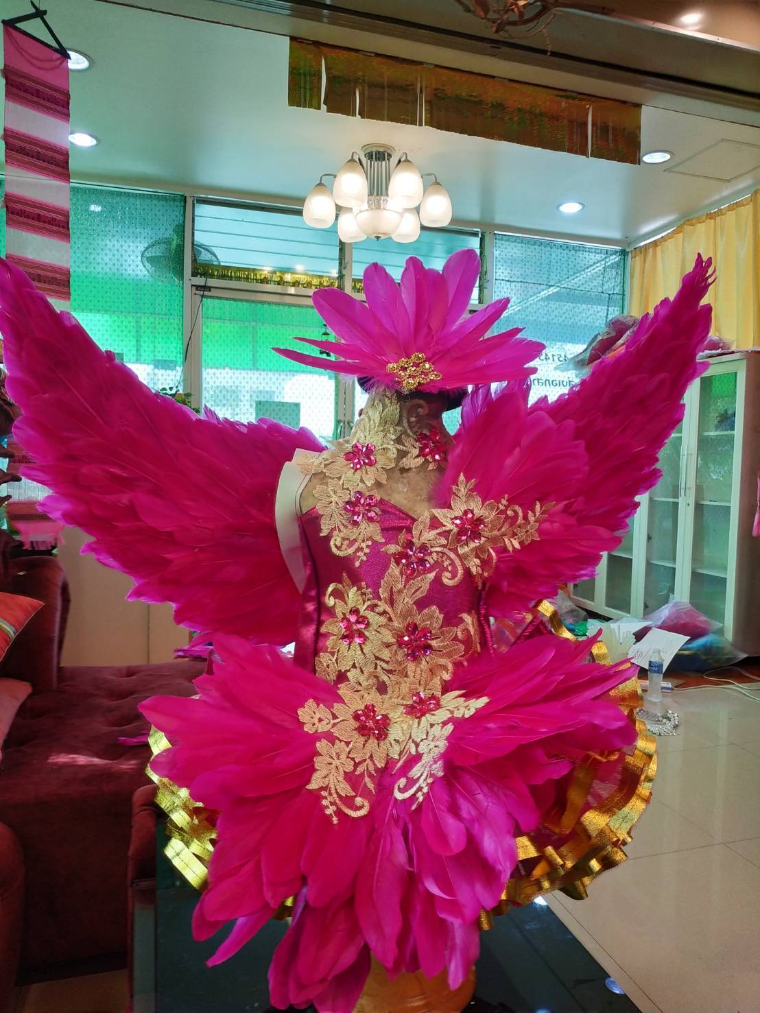 ชุดดรัมเมเยอร์ลูกไม้ขนนกสีบานเย็น ติดปีดสีบานเย็น ไม้ดรัมเมเยอร์ หัว สร้อย ต่างหู รวมจัดส่ง