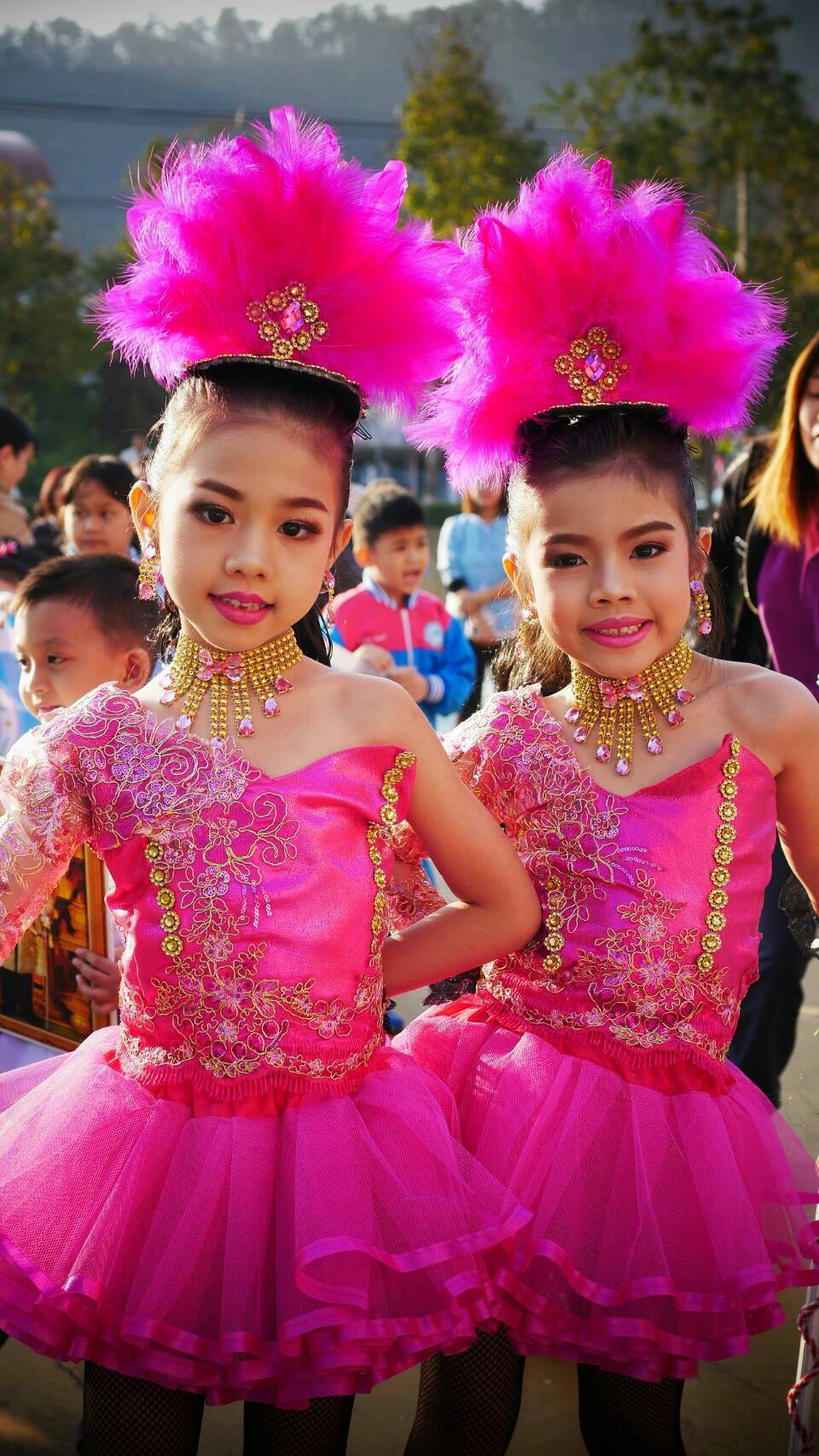 ชุดดรัมเมเยอร์เด็กอนุบาลและประถมราคานี แถม หมวก สร้อย ต่างหู