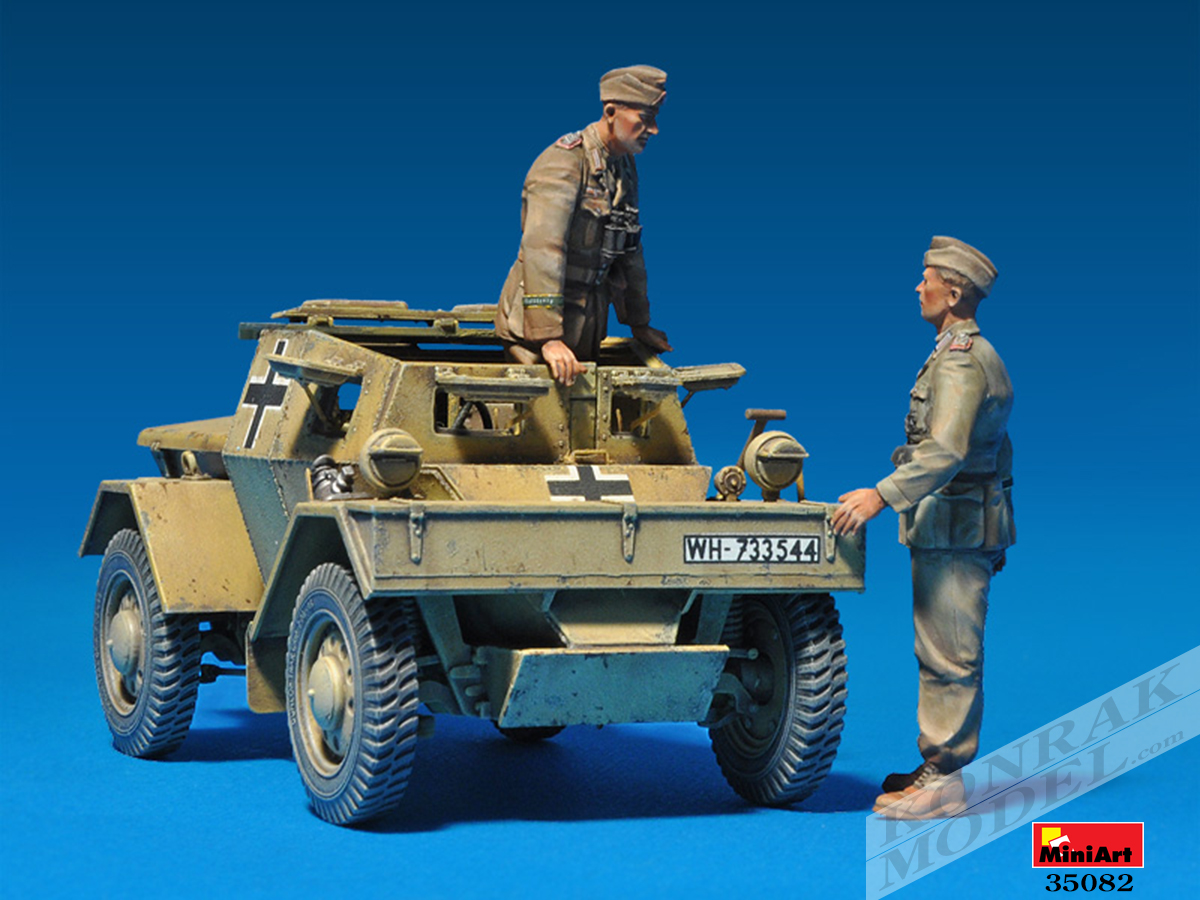 MI35082 LEICHTER Pz.kpfw. 202(e) w/CREW DINGO Mk.I 1/35