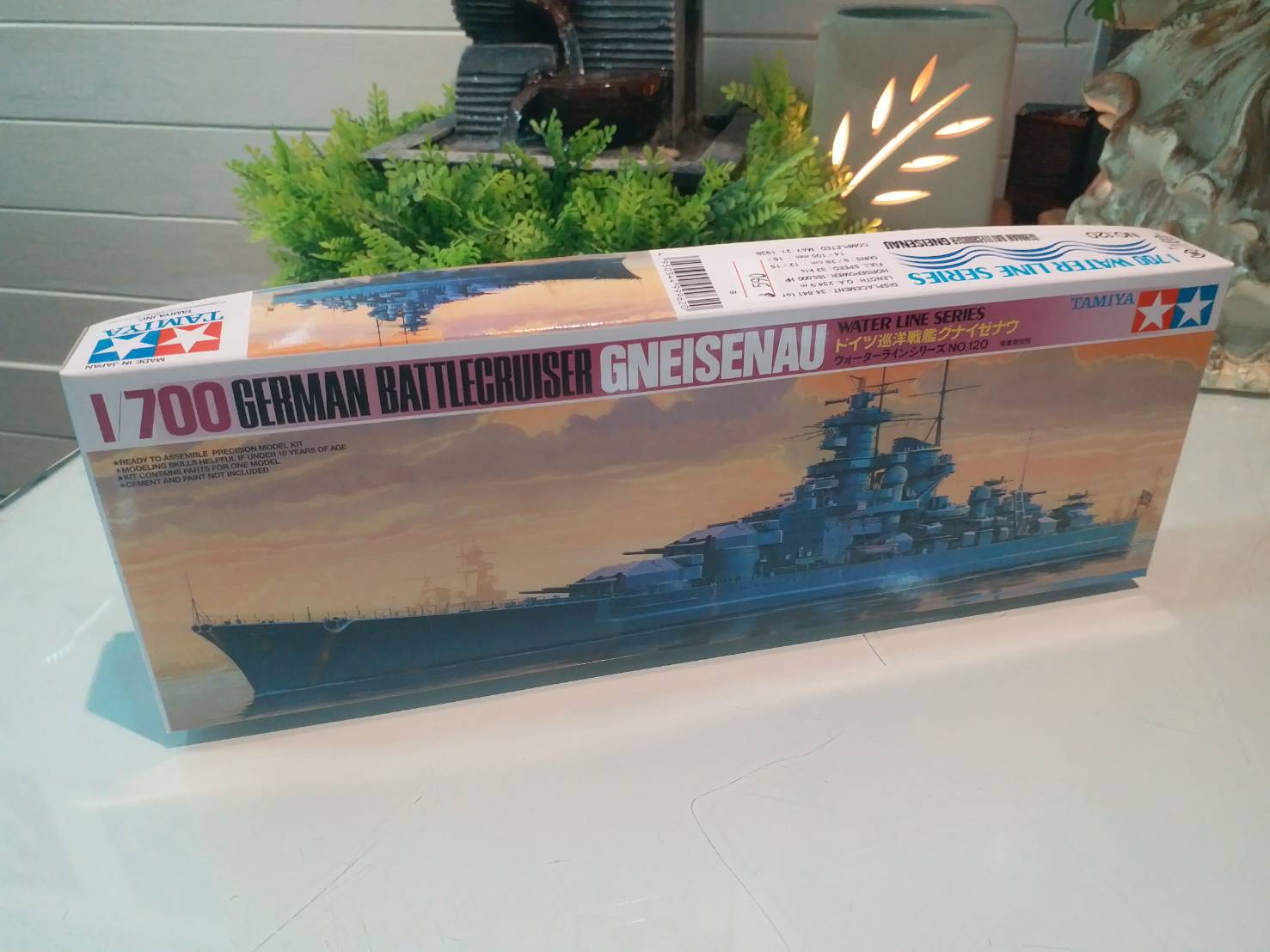 TA77520 German Gneisenau Battleship 1/700