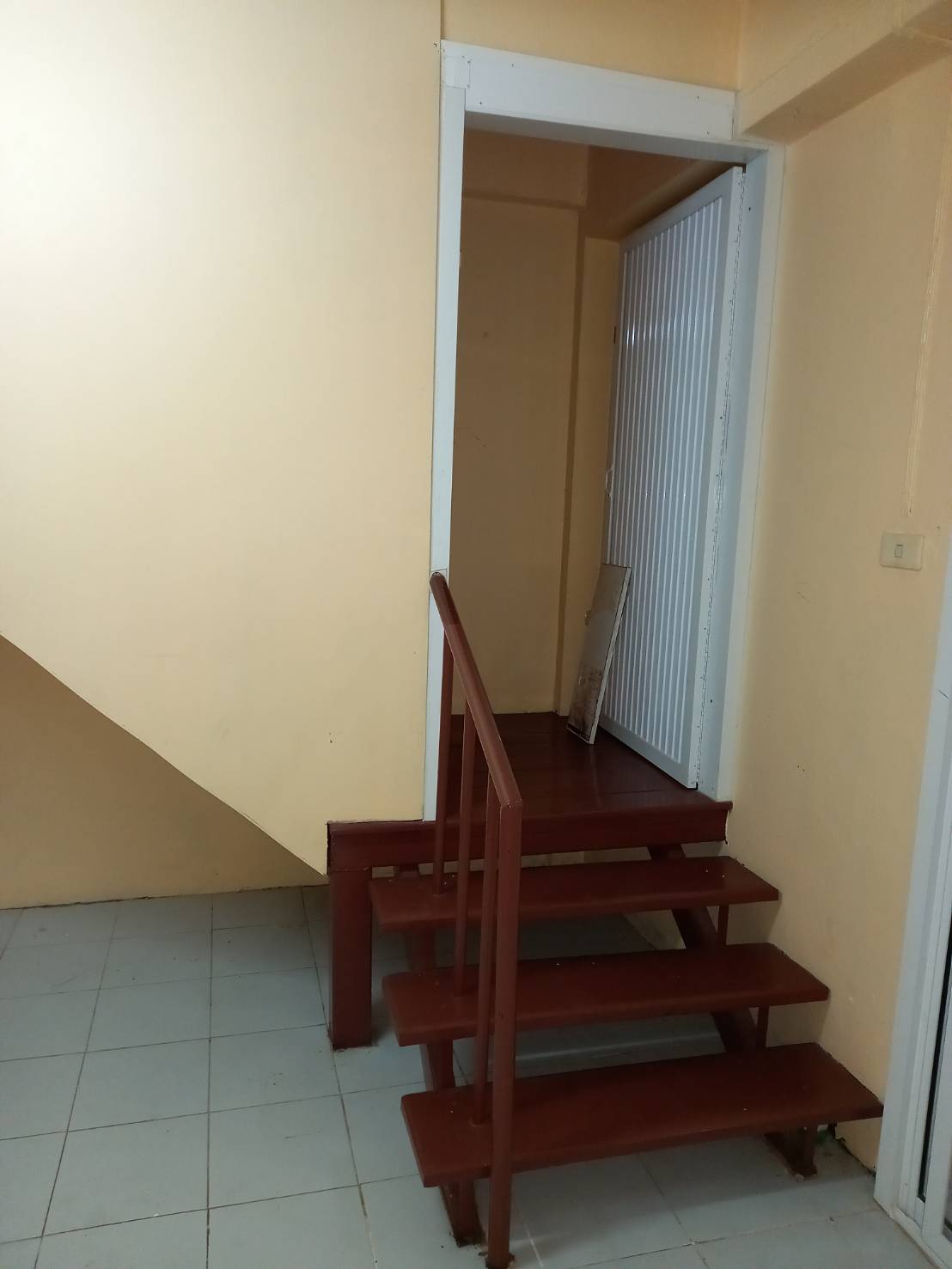 ขายด่วน-บ้านทาวน์เฮ้าส์ 2 ชั้น ม.บัวแก้ว ต.บ้านปทุม อ.สามโคก จ.ปทุมธานี