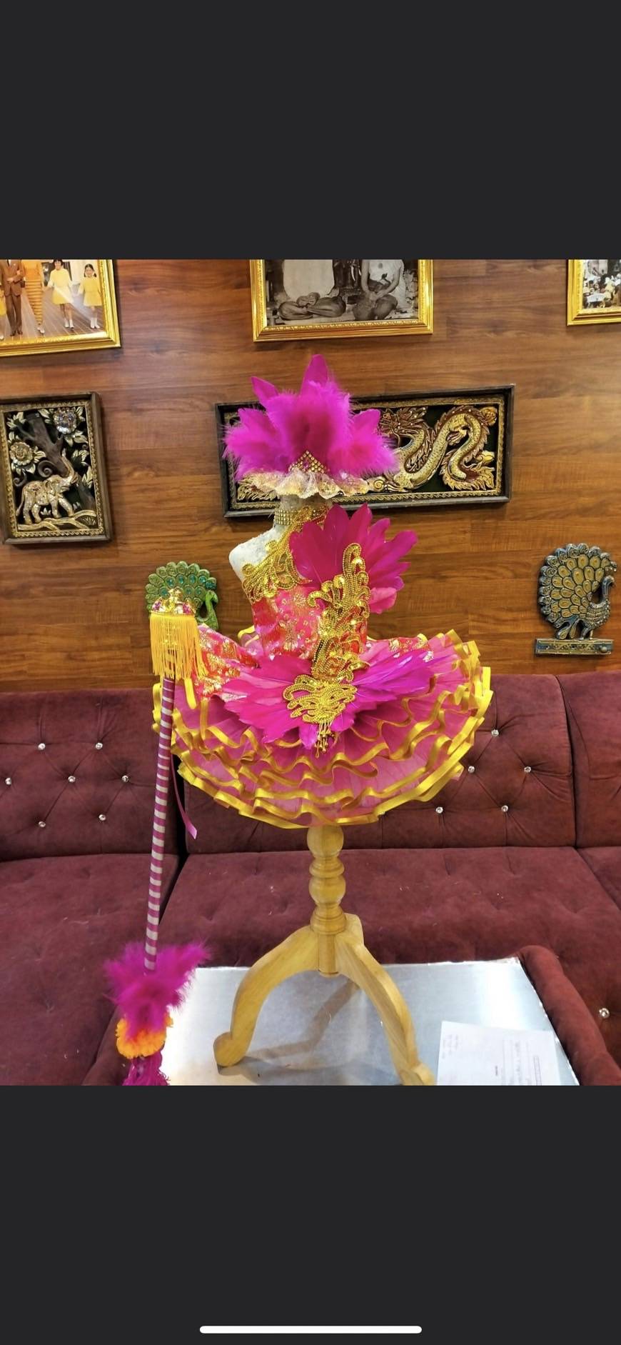 ชุดดรัมเมเยอร์สีบานเย็นทองอนุบาลและประถม ราคานี้พร้อมไม้ดรัม หมวก สร้อย ต่างหู สนใจแอดไลน์ ไอดีkimuk-pim555น์